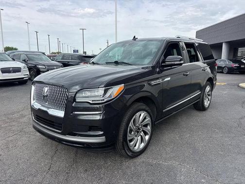 Starlight Gray Metallic Premium Colorant 2024 Lincoln Navigator Premiere
