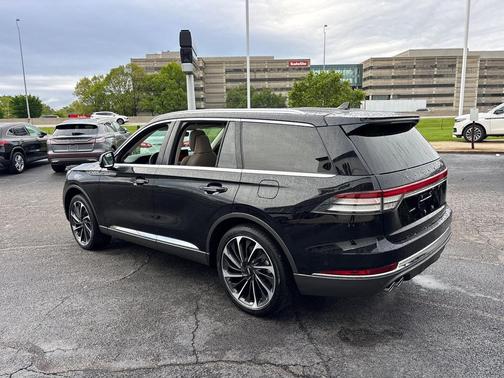 Infinite Black Metallic Clearcoat 2024 Lincoln Aviator Reserve AWD
