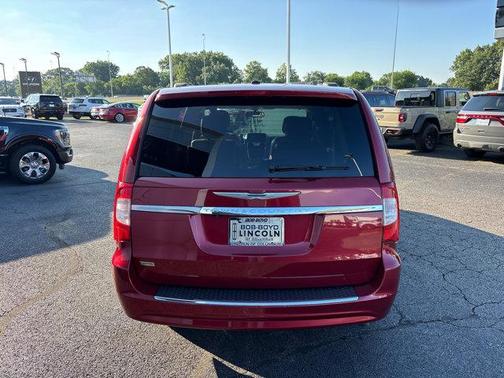 2014 Chrysler Town & Country Touring