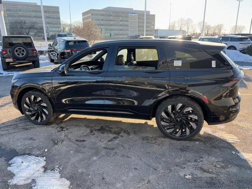 2025 Lincoln Nautilus Reserve