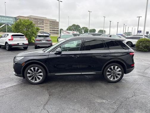 Infinite Black Metallic Clearcoat 2022 Lincoln Corsair Reserve