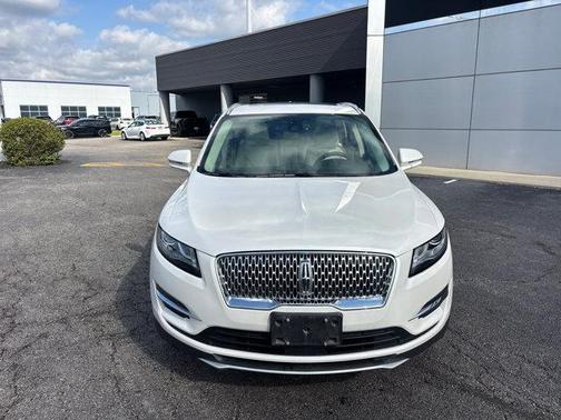 White Platinum Metallic Tri-Coat 2019 Lincoln MKC Reserve