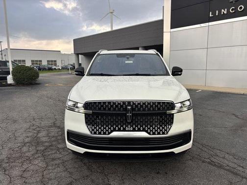 2025 Lincoln Navigator Reserve