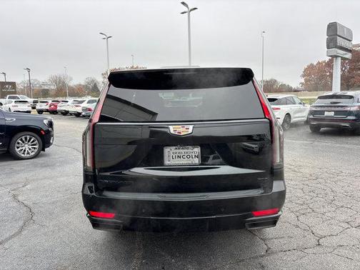 2022 Cadillac Escalade Sport