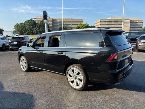 2025 Lincoln Navigator Reserve