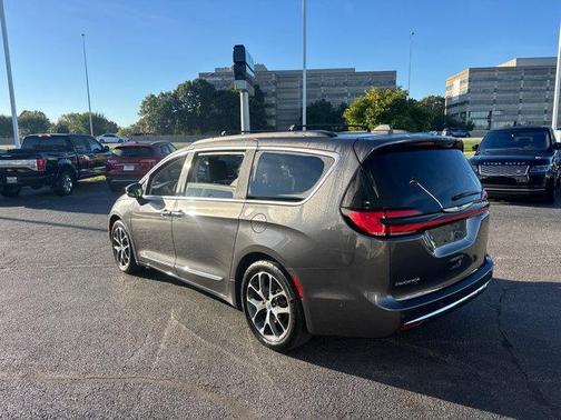2022 Chrysler Pacifica Touring L