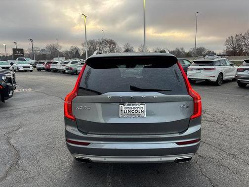 2017 Volvo XC90 T6 Momentum