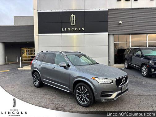 2017 Volvo XC90 T6 Momentum