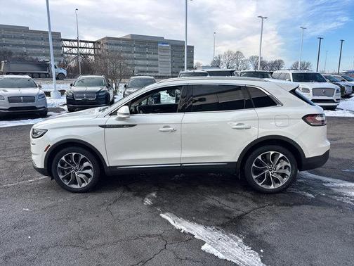 2022 Lincoln Nautilus Reserve