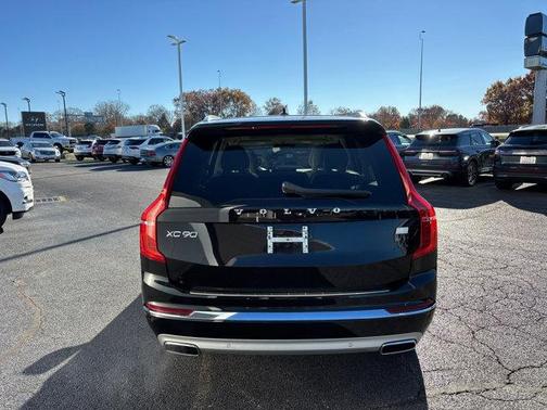 2021 Volvo XC90 Recharge Plug-In Hybrid T8 Inscription Expression 7 Passenger