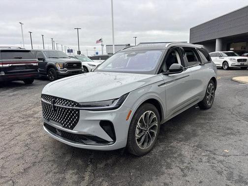 Gray Matter Metallic Clearcoat 2026 Lincoln Nautilus Reserve