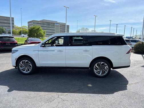 2025 Lincoln Navigator Reserve