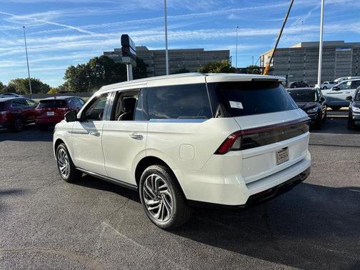 2025 Lincoln Navigator Reserve