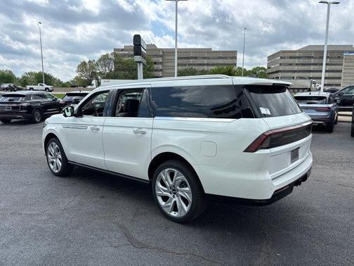 2025 Lincoln Navigator Reserve