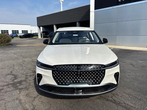 White Platinum Metallic Tri-Coat 2026 Lincoln Nautilus Premiere