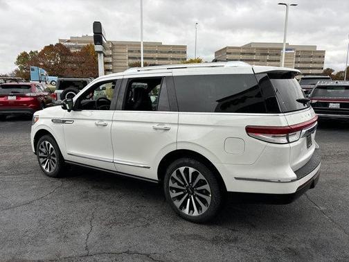 2024 Lincoln Navigator Reserve