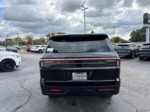 2025 Lincoln Navigator Reserve