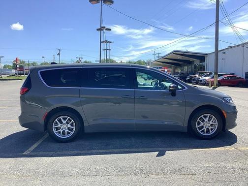 Ceramic Gray Clearcoat 2025 Chrysler Pacifica Select