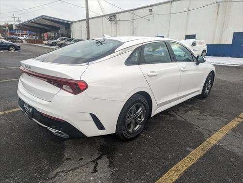 2022 Kia K5 LXS