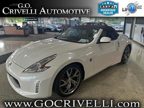 Pearl White 2014 Nissan 370Z Touring