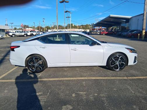 2024 Nissan Altima SR FWD