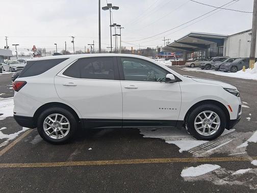 White 2022 Chevrolet Equinox 1LT