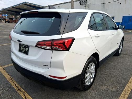 2022 Chevrolet Equinox LS