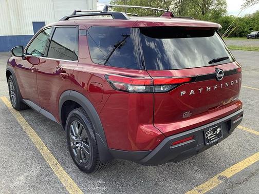Scarlet Ember 2022 Nissan Pathfinder SV