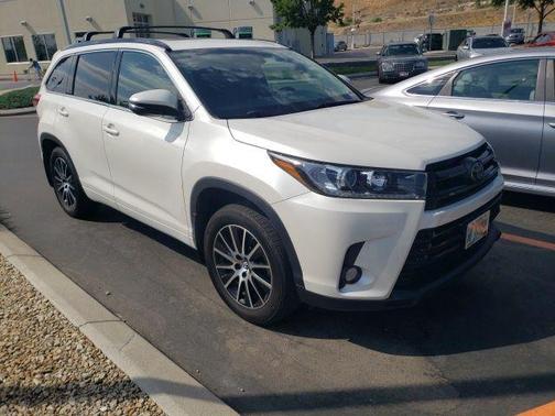 2018 Toyota Highlander SE