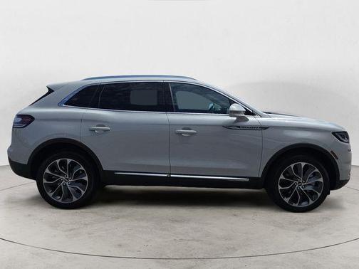 Pearl Metallic 2023 Lincoln Nautilus Reserve