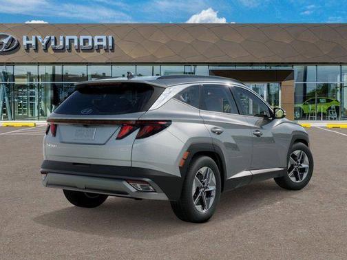 Shimmering Silver 2026 Hyundai TUCSON SEL