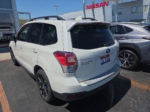 Crystal White Pearl 2017 Subaru Forester 2.5i Touring