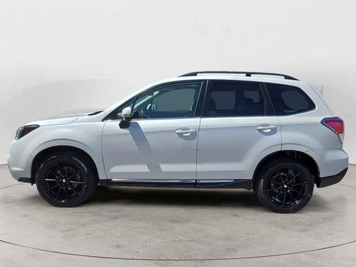 Crystal White Pearl 2017 Subaru Forester 2.5i Touring