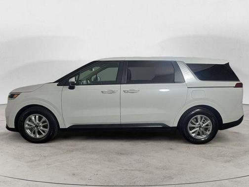 Snow White Pearl 2024 Kia Carnival LX