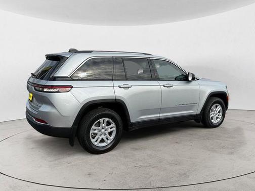 2022 Jeep Grand Cherokee Laredo