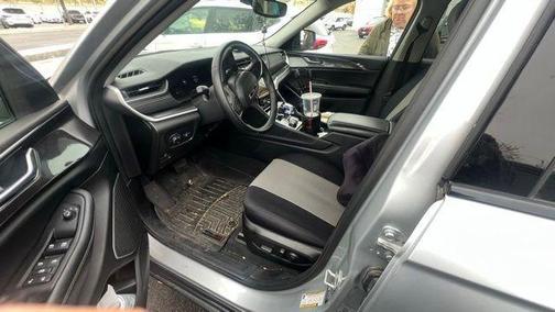 2022 Jeep Grand Cherokee Laredo