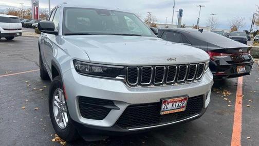 2022 Jeep Grand Cherokee Laredo