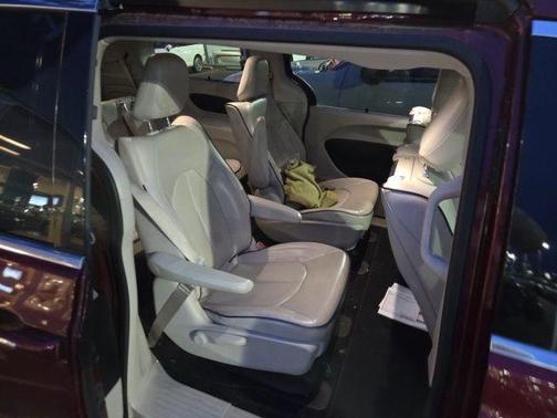 2018 Chrysler Pacifica Hybrid Limited