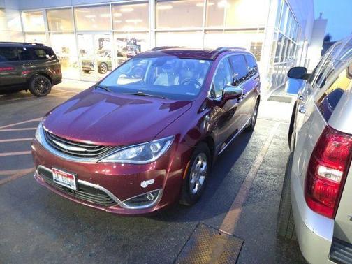 2018 Chrysler Pacifica Hybrid Limited