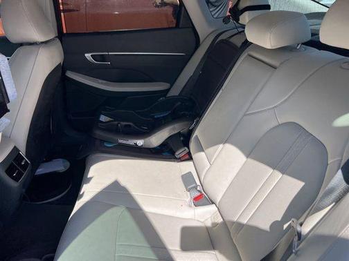 2022 Hyundai SONATA Hybrid Limited