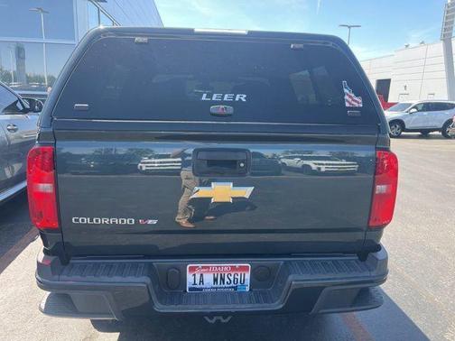 Graphite Metallic 2017 Chevrolet Colorado WT