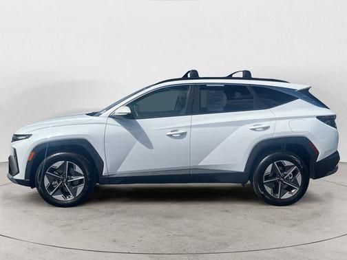 White Pearl 2025 Hyundai TUCSON Hybrid SEL Convenience
