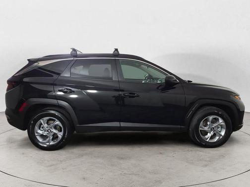Black Pearl 2024 Hyundai TUCSON SEL