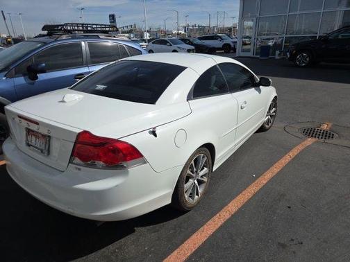 Ice White 2009 Volvo C70 T5