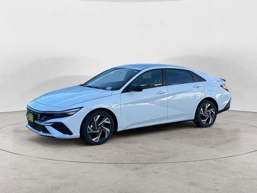2025 Hyundai ELANTRA HEV SEL