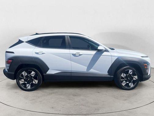 White 2024 Hyundai KONA SEL