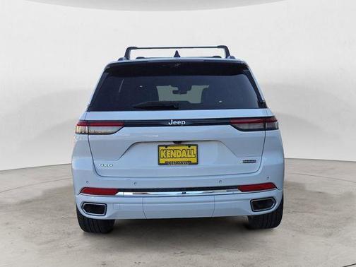 Bright White Clearcoat 2023 Jeep Grand Cherokee Overland