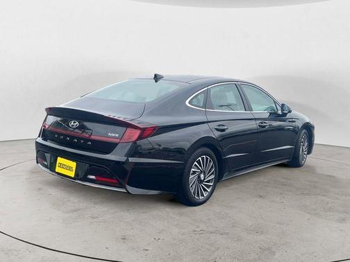 2023 Hyundai SONATA Hybrid Limited