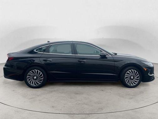 2023 Hyundai SONATA Hybrid Limited