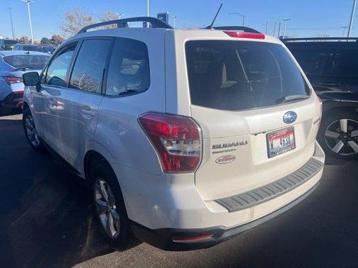Satin White Pearl 2015 Subaru Forester 2.5i Premium